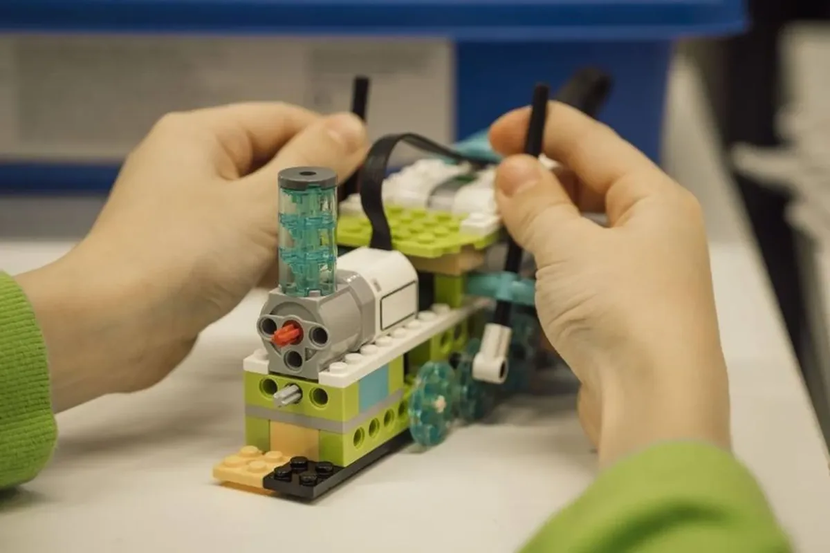 LEGO robotics class for children aged 6 to 9