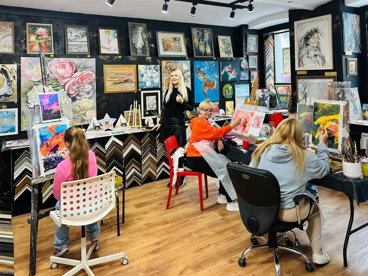 PAINTING IN CENTRAL RIGA - YES, YOU CAN PAINT YOUR OWN PICTURE TOO!