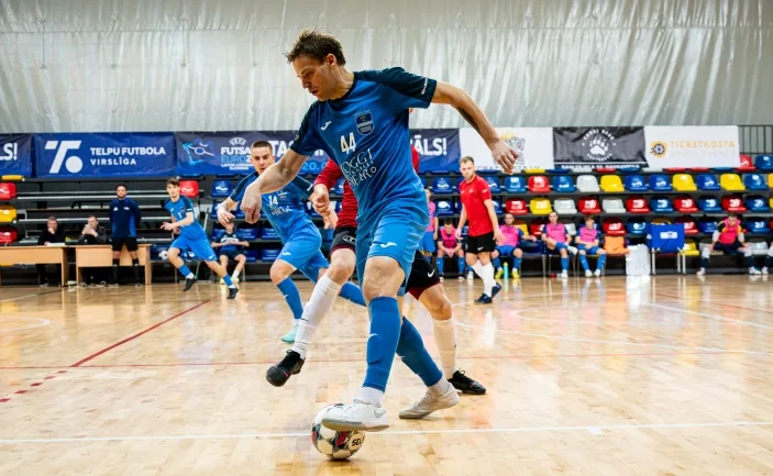 Telpu futbola virslīga | AVClub pret FC Talsi